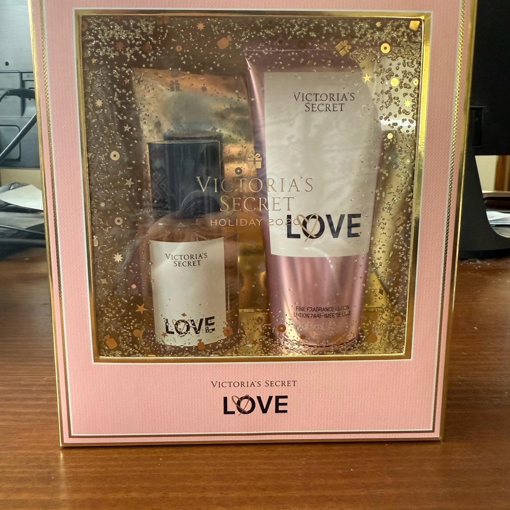 Victoria's Secret Love Gift Set